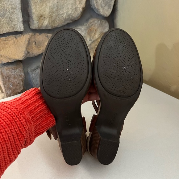 Clarks Valarie Rally Ultimate Comfort Mary Jane Heeled Sandal Size 10 - Picture 9 of 9
